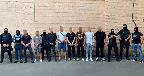 В Киеве задержали банду, которая грабила иностранцев в барах-ловушках в центре столицы