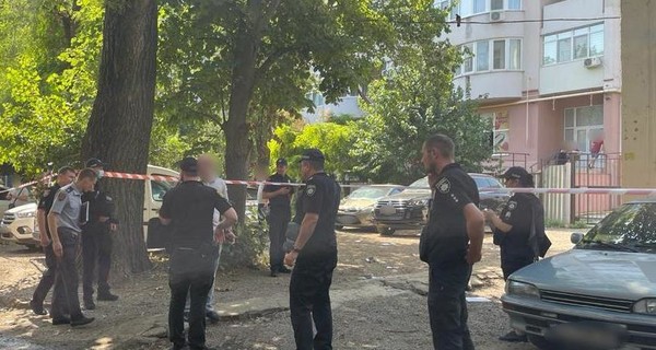 В Одессе средь бела дня расстреляли мужчину, полиция ввела в городе операцию 