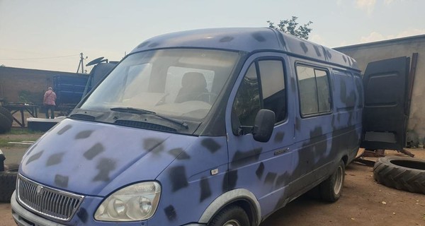 В Мелитополе мужчина после ссоры с женой сел за руль и стал гоняться за ней по двору