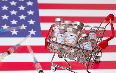 США введут обязательную COVID-вакцинацию для въезжающих иностранцев