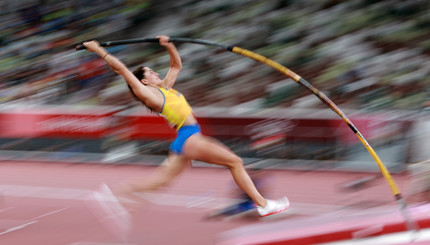 Олимпийские игры в Токио-2020 - Легкая атлетика - Прыжки с шестом среди женщин - Финал - Марина Килипко из Украины в действии
