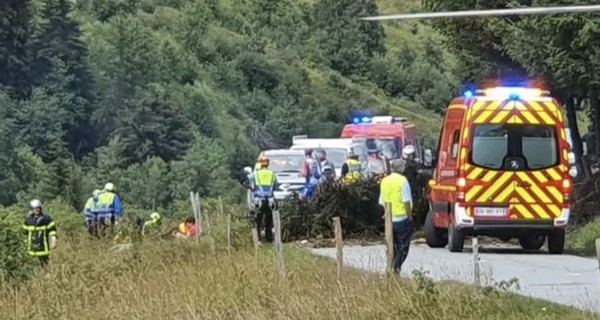 Во Франции разбился туристический самолет, трое погибших