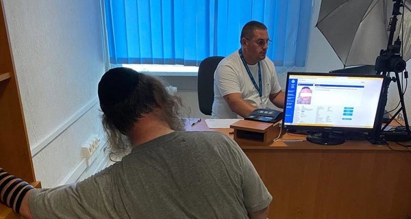 В Умани хасид устроил дебош в синагоге. Ему запретят въезд в Украину на три года