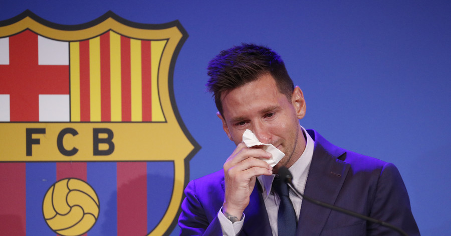 Месси расплакался на прощальной с “Барселоной” пресс-конференции 