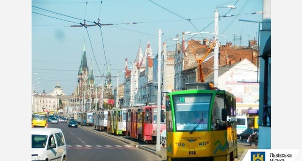 Во Львове из-за аварии на высоковольтной линии остановился электротранспорт