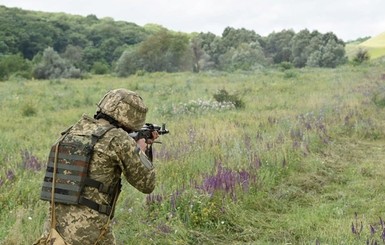 На Донбассе ранен украинский воин