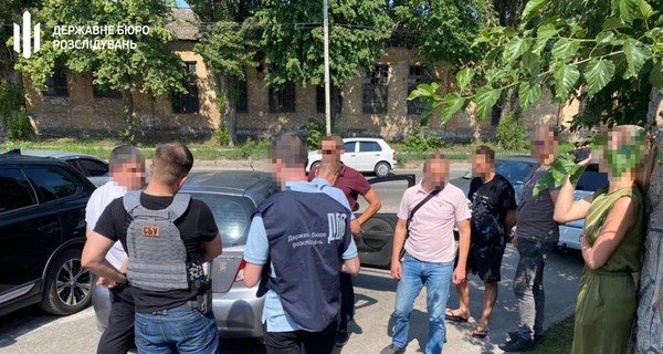 В Кировоградской области местные депутаты занимались вымогательством, у них изъяли арсенал оружия 