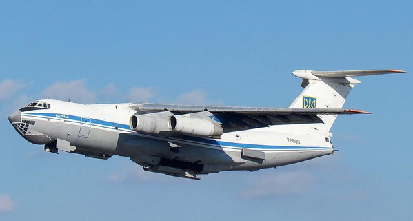Самолет Минобороны ждет в Омане разрешения на эвакуацию украинцев из Афганистана
