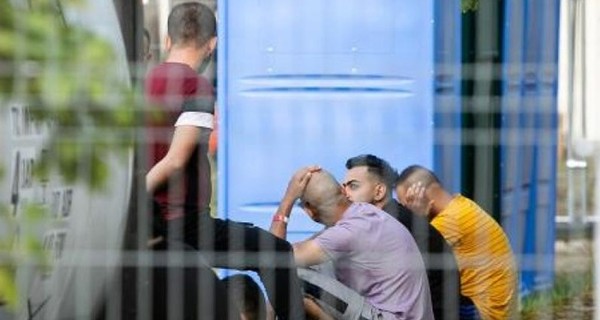 Польша создала на границе с Беларусью лагеря для приема мигрантов