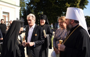 Молитва с Варфоломеем в Михайловском соборе прошла под протесты сторонников УПЦ