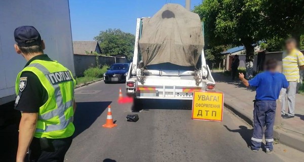 В Одессе мусоровоз задавил женщину