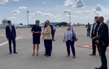 У Зеленского утверждают, что Кличко в итоге смог встретить Меркель в Борисполе