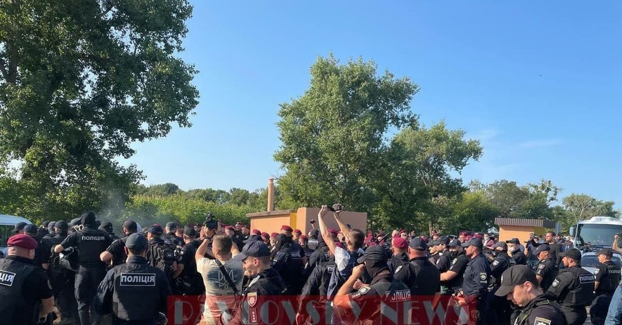В Черкасской области произошли массовые столкновения ветеранов АТО и полиции