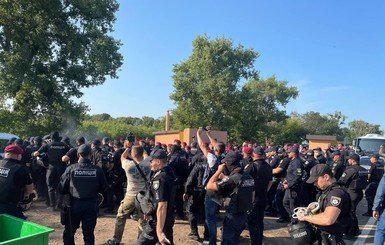 Столкновения полиции и ветеранов АТО в Черкасской области: задержаны шесть человек