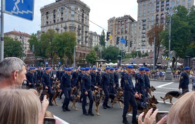 Техника, оркестр и собаки: как проходит подготовка к военному параду в Киеве
