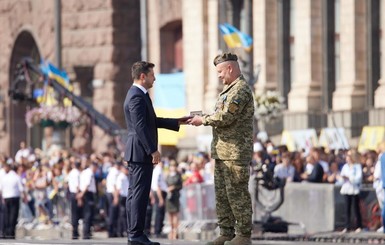 Награды с парада: кому дали Героя Украины, а кто стал Народным артистом