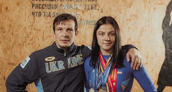 Бронзовая призерка Токио-2020 Ирина Коляденко подарила полученную квартиру своему тренеру