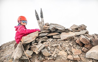 Пятилетняя украинка покорила горную вершину высотой 4008 метров