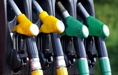 На беларусском НПЗ заявили о недопустимости добавления спирта в бензин, как это делает 