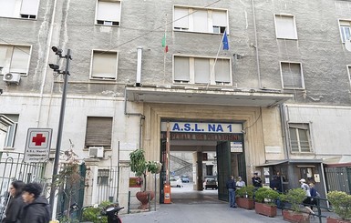 В Италии из окна больницы выпала украинка
