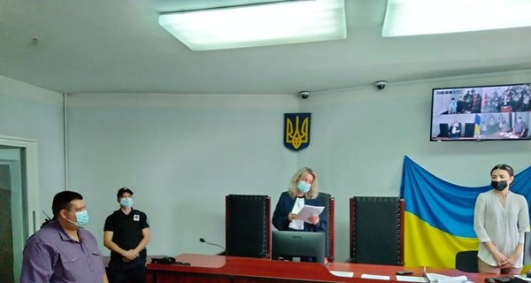 Бабушку мальчика из Черкасс, которого изувечили собаки, арестовали в здании суда