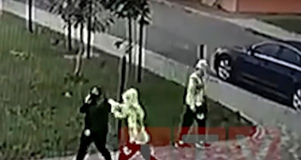 В Ровно близнецы с ножом напали на женщину: хотели посмотреть, как чувствует себя раненый человек