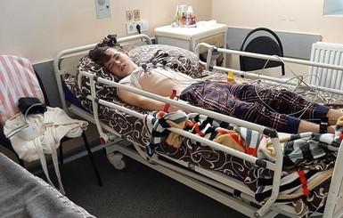 В Днепре девятиклассника спаcают после инсульта: две недели пролежал в коме