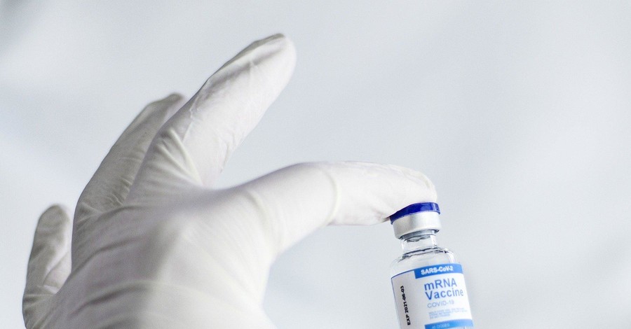 В Минздраве сообщили, какая вакцина лучше для путешественников