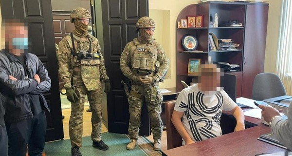 Депутата и чиновников Полтавского горсовета поймали на взятке