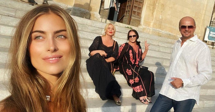 София Ротару с семьей поразила фотографией из Италии: Мы думали, Папа настоящий!