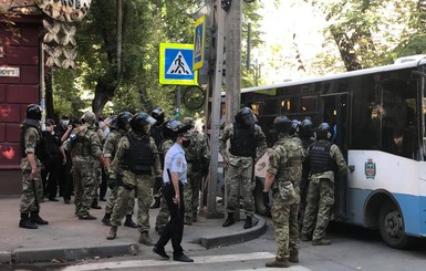 В Симферополе задержали 40 желающих узнать о судьбе крымских татар