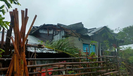Шторм Conson обрушился на центральную часть Филиппин