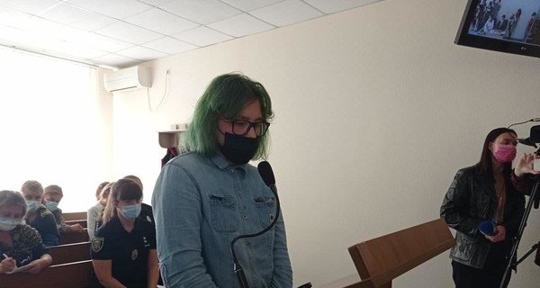 Знакомые арбалетчицы, расстрелявшей учителей: Отец переживал, чтобы дочь не стала жертвой насилия