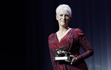 Джейми Ли Кертис посвятила награду Венецианского фестиваля жертвам насилия