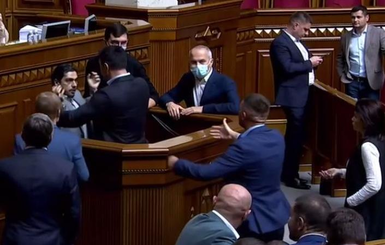 Драка в Раде: Тищенко готов понести ответственность, но обвинил Лероса в оскорблении Зеленского