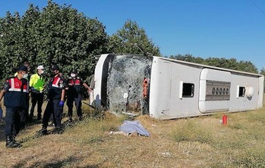 У Туреччині розбився автобус з українськими туристами: постраждали 49 чоловік, один - загинув (відео)