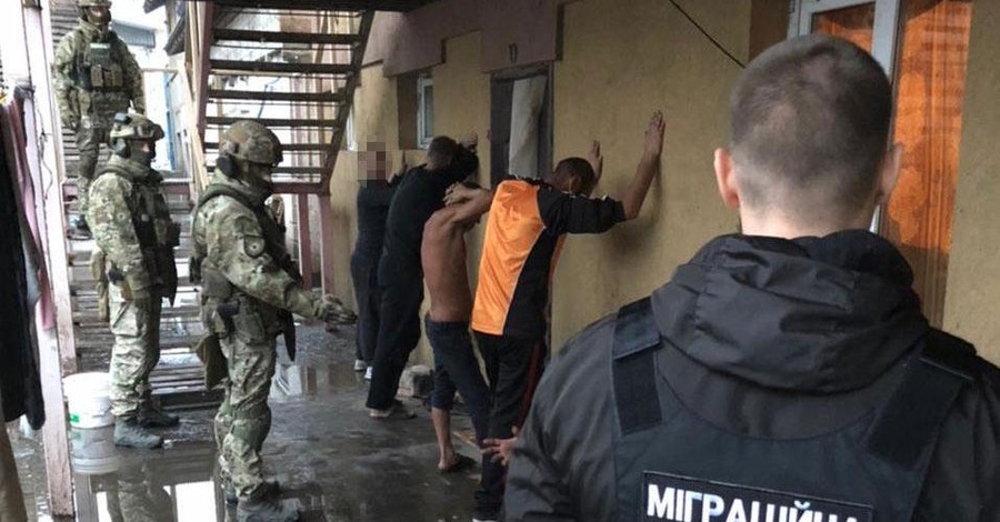 На Дніпропетровщині поліцейські звільнили з рабства ще 60 осіб