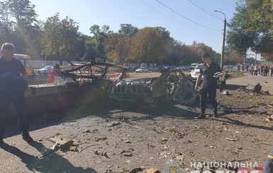 В прокуратуре назвали две основные версии взрыва автомобиля в Днепре, жертвами которого стали сотрудница ГСЧС и ветеран АТО