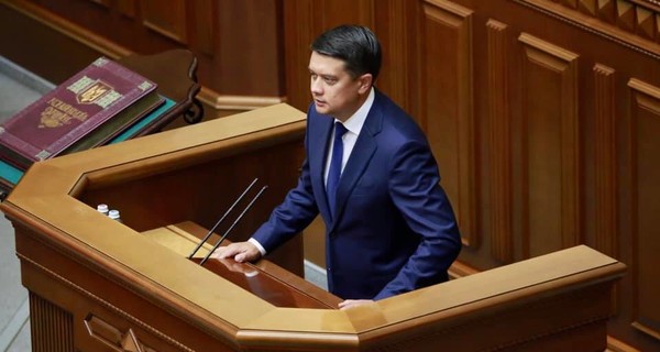 Відставка Разумкова: чи можливо депутатство поза фракцією «Слуга народу»