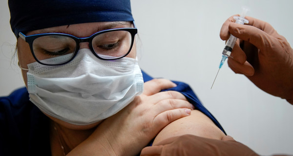 В течение суток вакцинацию в Украине завершили более 116 тысяч украинцев