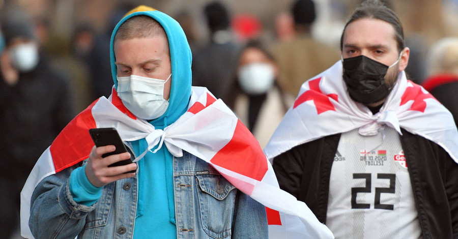 Тбилиси в эпоху коронавируса: странные штрафы, переполненные рестораны и обязательные маски… на улицах