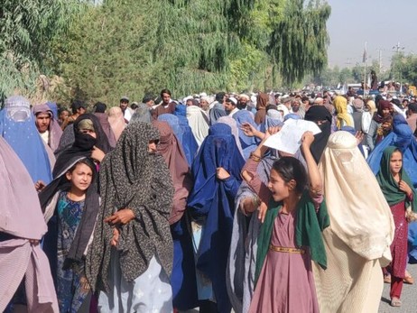 Афганським жінкам заборонили вчитися і викладати в університеті Кабула: Іслам понад усе