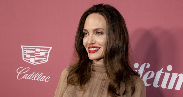 Анджелина Джоли впервые за два года вышла на красную дорожку