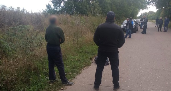 Житель Глухова, який зізнався у вбивстві чотирирічного сина, помер по дорозі в суд