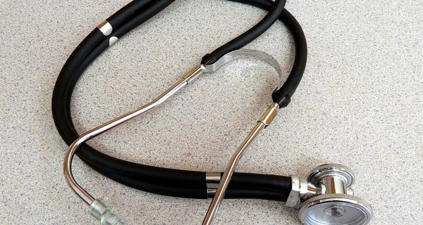 На Дніпропетровщині суд виніс вирок лікарю, який підробляв COVID-сертифікати