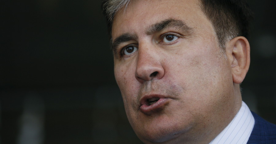 Объявивший голодовку Саакашвили попросил не помогать ему после потери сознания