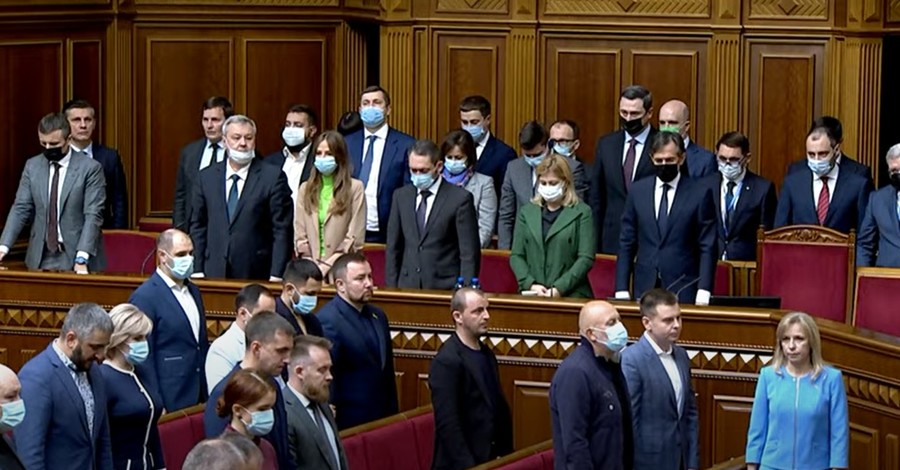 У Раді хвилиною мовчання вшанували пам'ять померлого депутата Антона Полякова