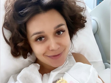 Экс-участница шоу Холостяк родила первенца и показала фото дочери