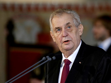 Президент Чехии снова попал в больницу