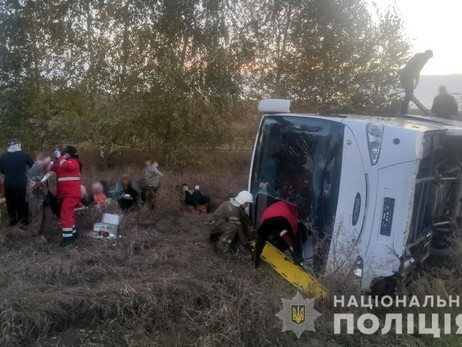 На Полтавщине перевернулся пассажирский автобус, пострадали 11 человек